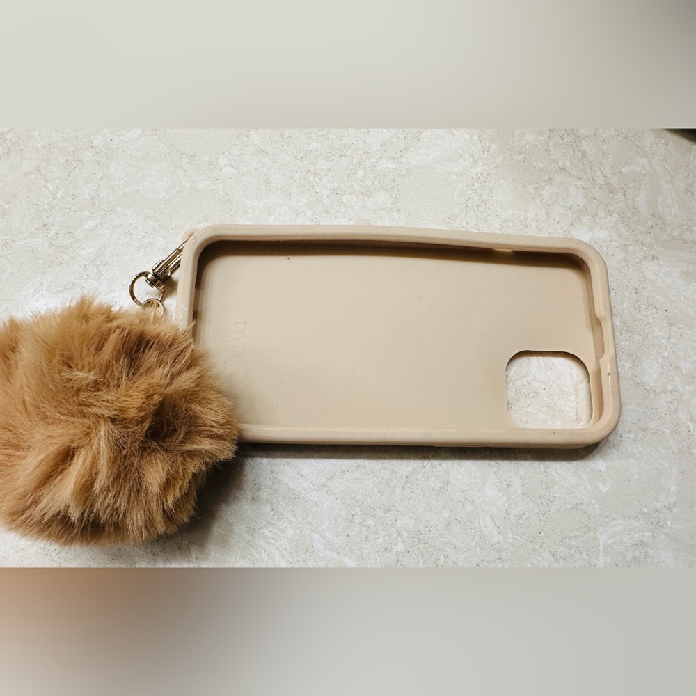 Yatchen Kawaii Tan Bear Brunch iPhone Case with Pom Pom Keychain - Picture 4 of 5